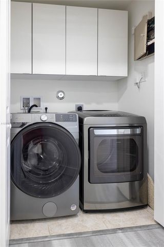 345 NE 194th Ln, Miami, FL 33179