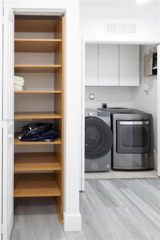 345 NE 194th Ln, Miami, FL 33179