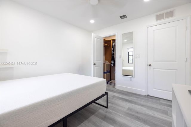 345 NE 194th Ln, Miami, FL 33179