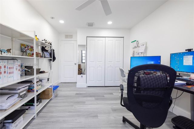 345 NE 194th Ln, Miami, FL 33179