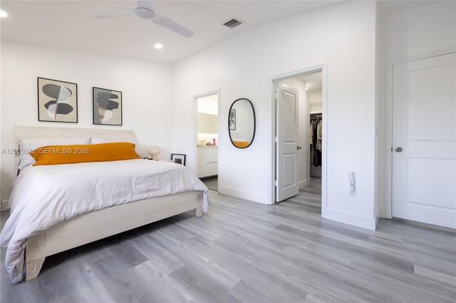 345 NE 194th Ln, Miami, FL 33179