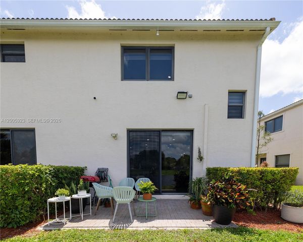 345 NE 194th Ln, Miami, FL 33179