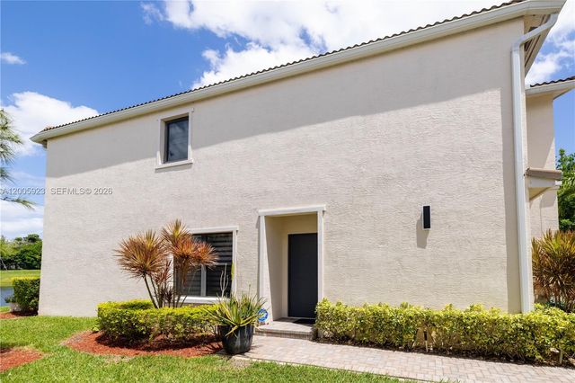 345 NE 194th Ln, Miami, FL 33179