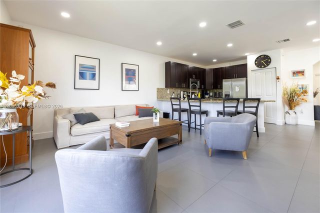 345 NE 194th Ln, Miami, FL 33179