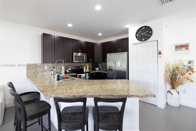 345 NE 194th Ln, Miami, FL 33179