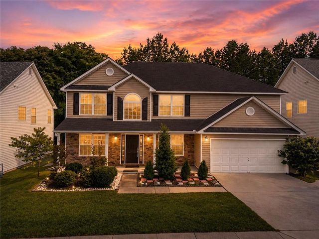 4563 Grove Lake Street, Loganville, GA 30052