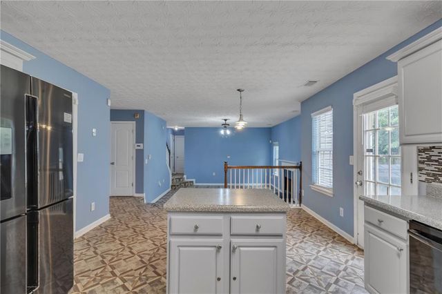 4563 Grove Lake Street, Loganville, GA 30052