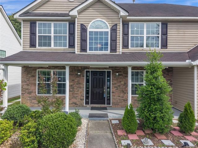 4563 Grove Lake Street, Loganville, GA 30052