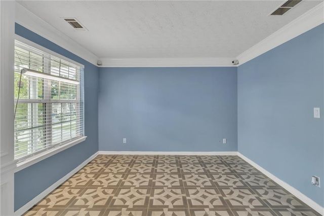 4563 Grove Lake Street, Loganville, GA 30052