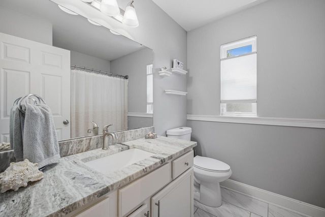 390 Garrison DRIVE, Lake Geneva, WI 53147