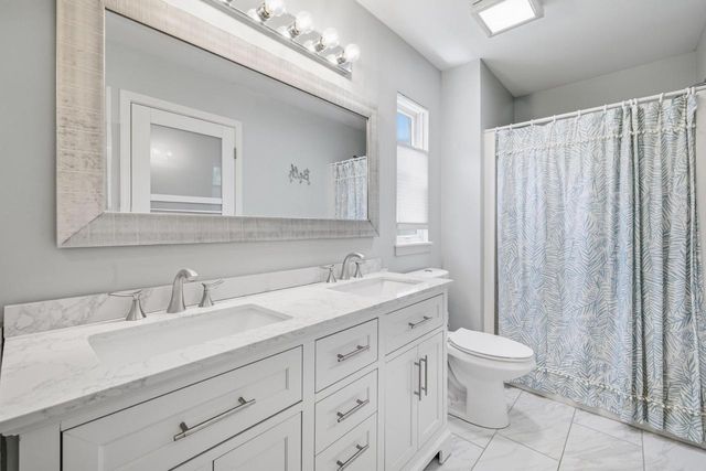 390 Garrison DRIVE, Lake Geneva, WI 53147