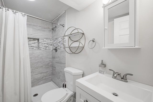 390 Garrison DRIVE, Lake Geneva, WI 53147