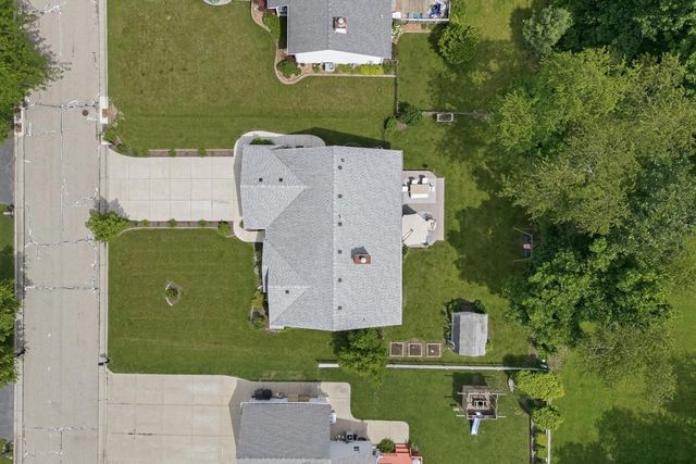 390 Garrison DRIVE, Lake Geneva, WI 53147