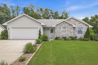390 Garrison DRIVE, Lake Geneva, WI 53147
