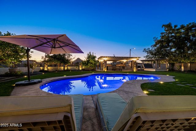15220 N 27TH Street, Phoenix, AZ 85032