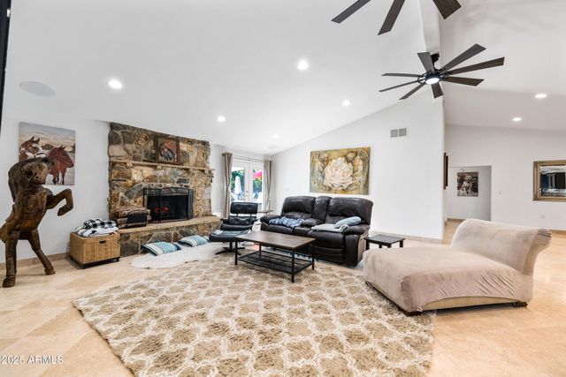15220 N 27TH Street, Phoenix, AZ 85032