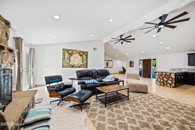 15220 N 27TH Street, Phoenix, AZ 85032