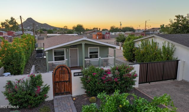 15220 N 27TH Street, Phoenix, AZ 85032