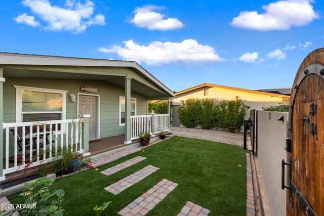 15220 N 27TH Street, Phoenix, AZ 85032