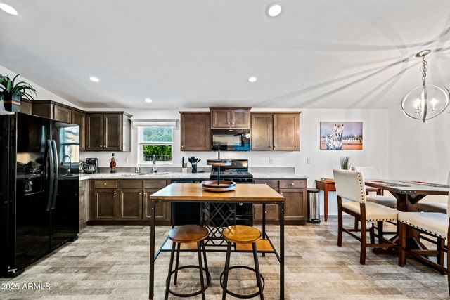 15220 N 27TH Street, Phoenix, AZ 85032