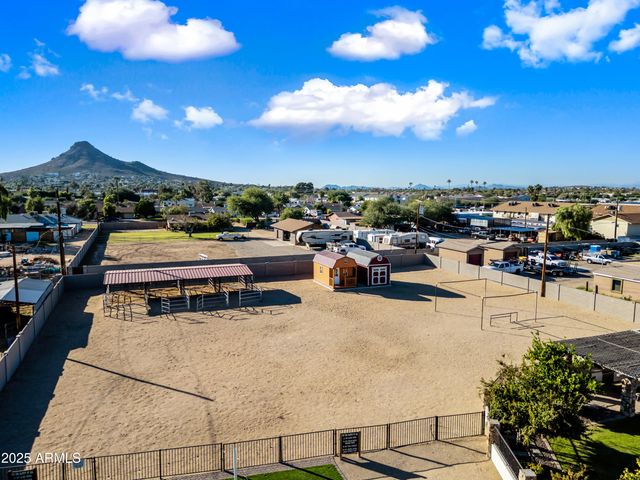 15220 N 27TH Street, Phoenix, AZ 85032