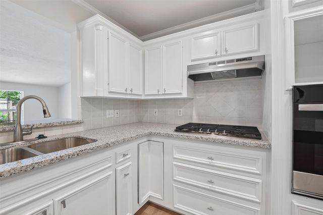 3 20th Avenue N, Texas City, TX 77590
