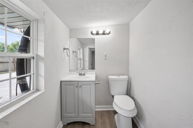 3 20th Avenue N, Texas City, TX 77590