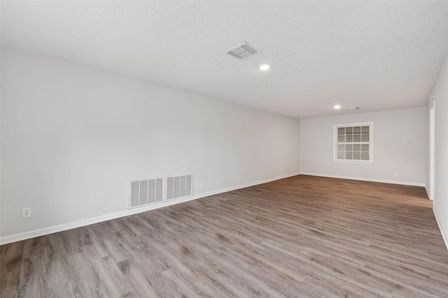 3 20th Avenue N, Texas City, TX 77590