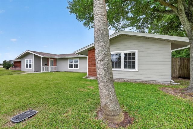 3 20th Avenue N, Texas City, TX 77590