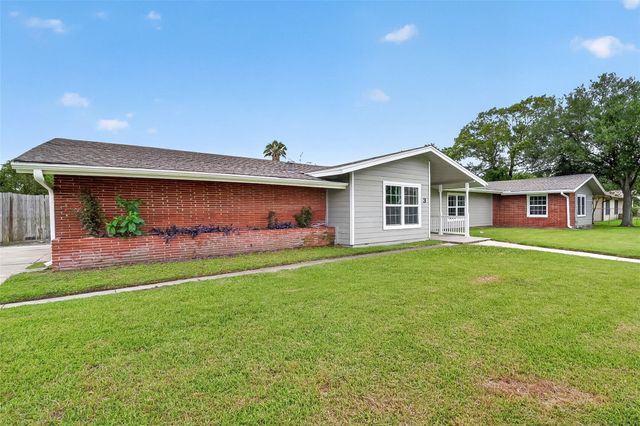 3 20th Avenue N, Texas City, TX 77590