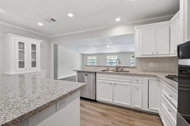 3 20th Avenue N, Texas City, TX 77590