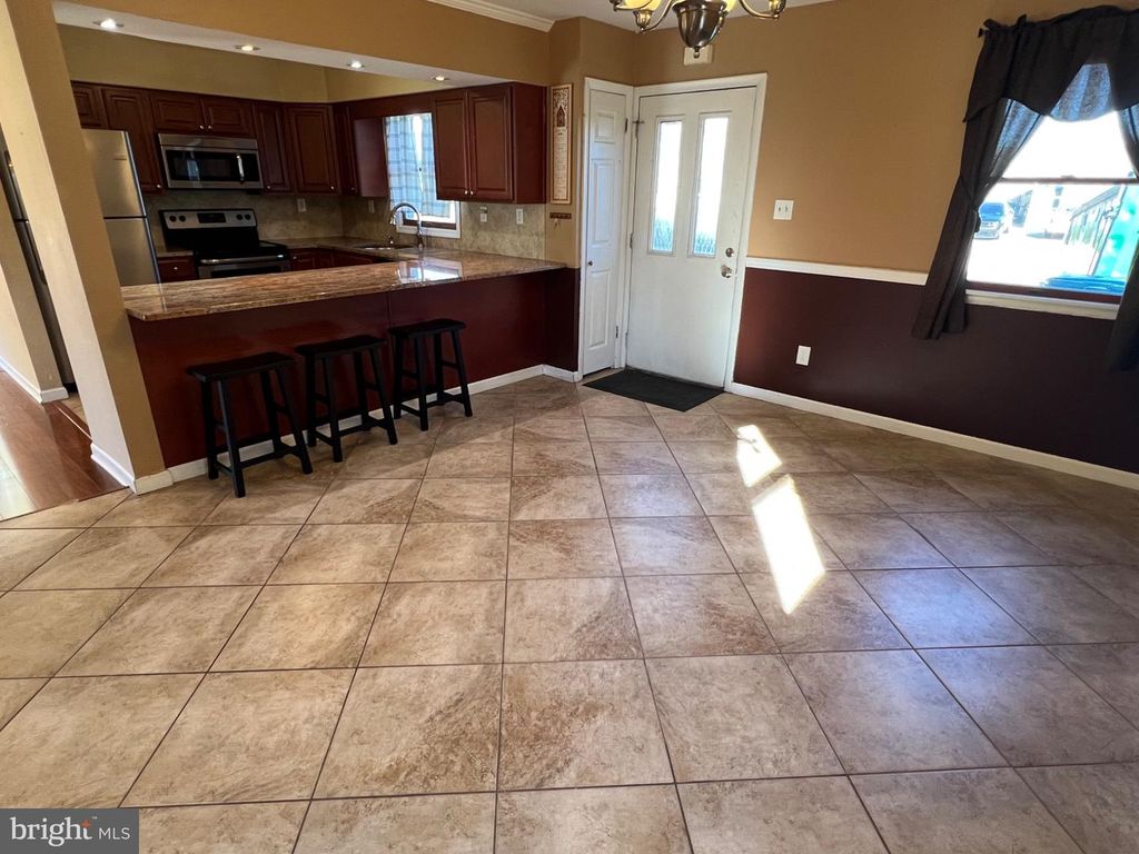 47 NEPTUNE LN, LEVITTOWN, PA 19054 — photo 4