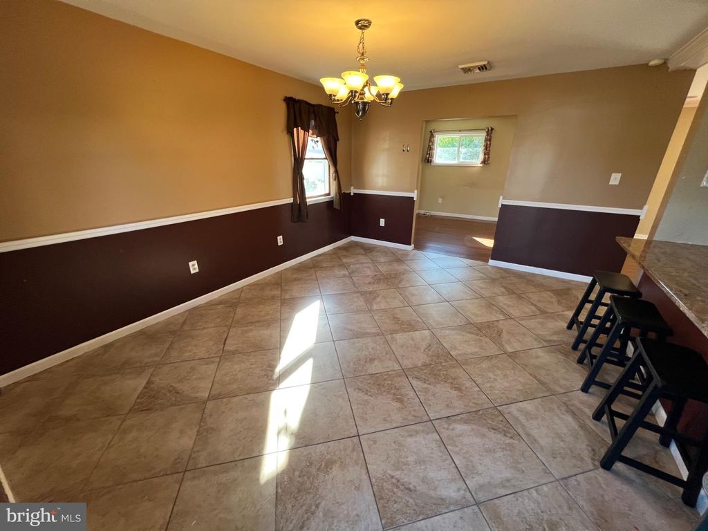 47 NEPTUNE LN, LEVITTOWN, PA 19054 — photo 5