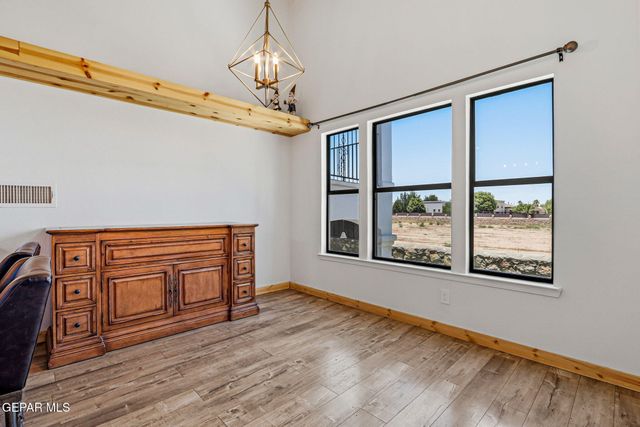 1035 LOS MOROS Drive, El Paso, TX 79932