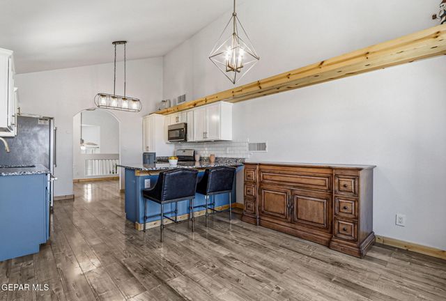 1035 LOS MOROS Drive, El Paso, TX 79932