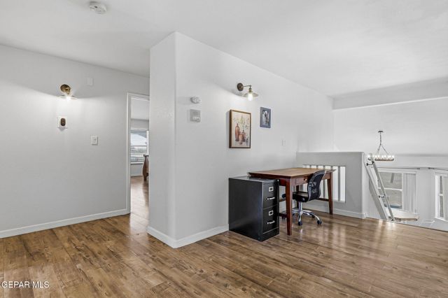 1035 LOS MOROS Drive, El Paso, TX 79932