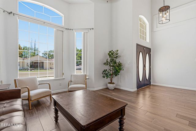 1035 LOS MOROS Drive, El Paso, TX 79932