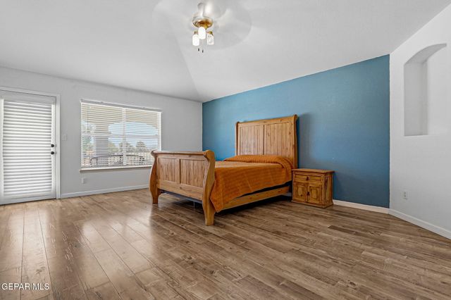 1035 LOS MOROS Drive, El Paso, TX 79932
