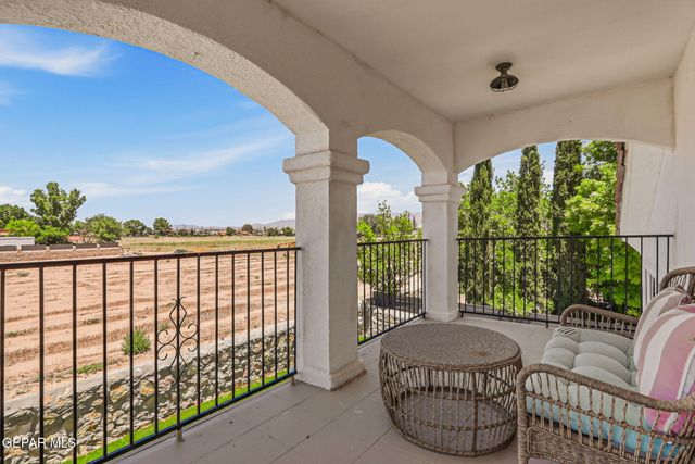 1035 LOS MOROS Drive, El Paso, TX 79932