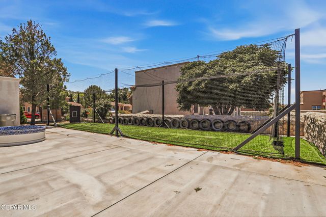 1035 LOS MOROS Drive, El Paso, TX 79932