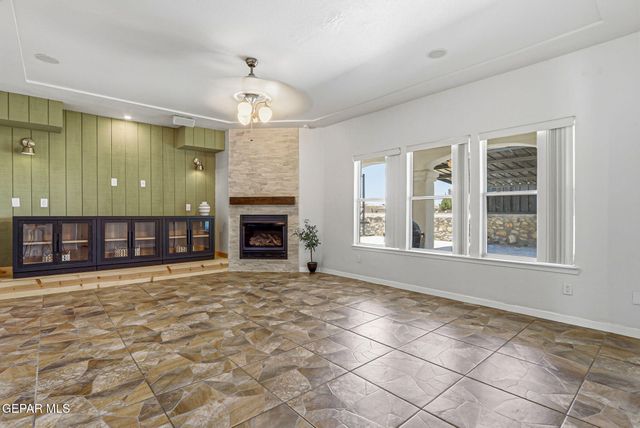 1035 LOS MOROS Drive, El Paso, TX 79932