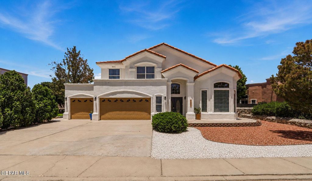 1035 LOS MOROS Drive, El Paso, TX 79932