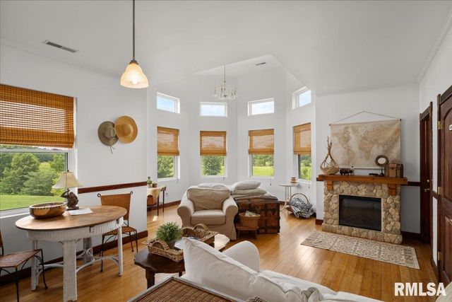 6156 Chautauqua Road, Murphysboro, IL 62966