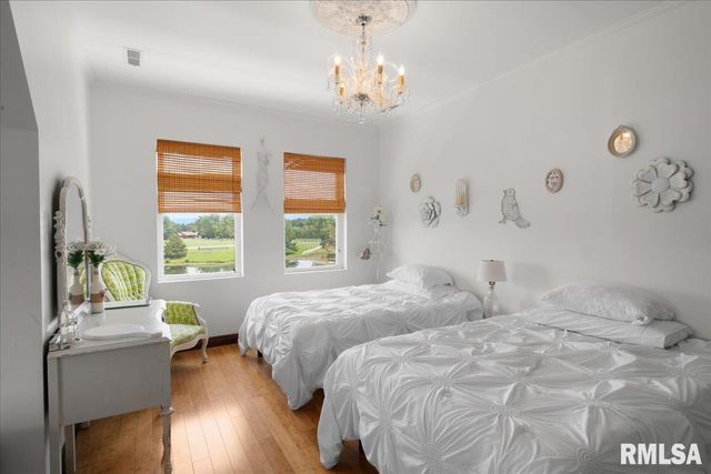 6156 Chautauqua Road, Murphysboro, IL 62966