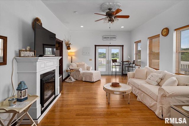 6156 Chautauqua Road, Murphysboro, IL 62966