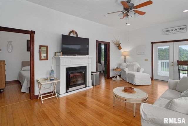 6156 Chautauqua Road, Murphysboro, IL 62966