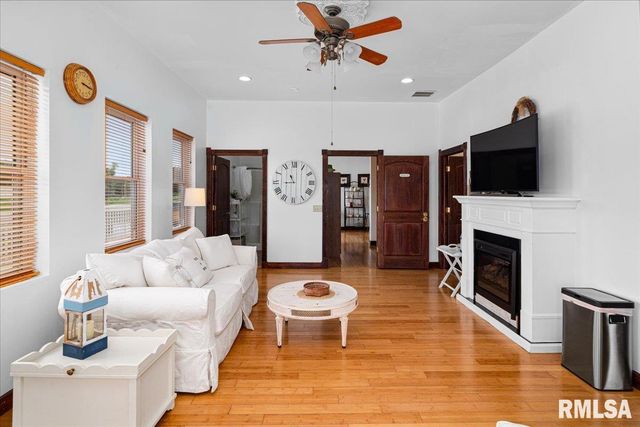 6156 Chautauqua Road, Murphysboro, IL 62966