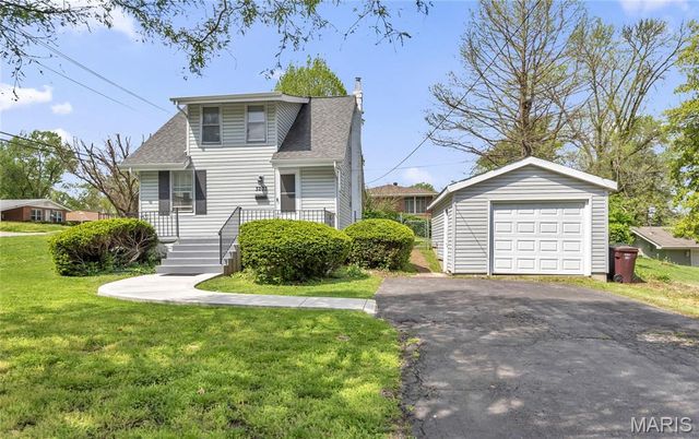 3203 Chaucer Avenue, St Ann, MO 63074