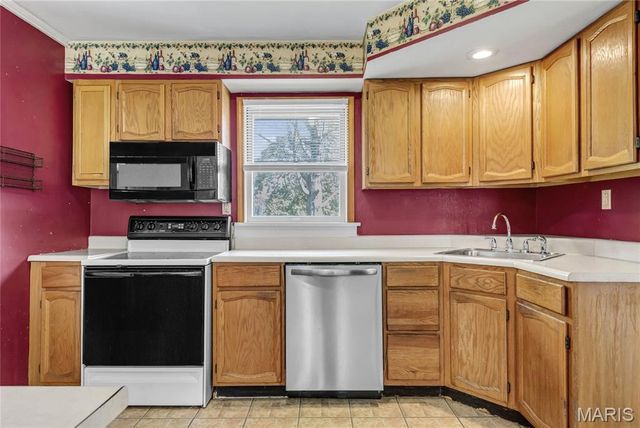 3203 Chaucer Avenue, St Ann, MO 63074