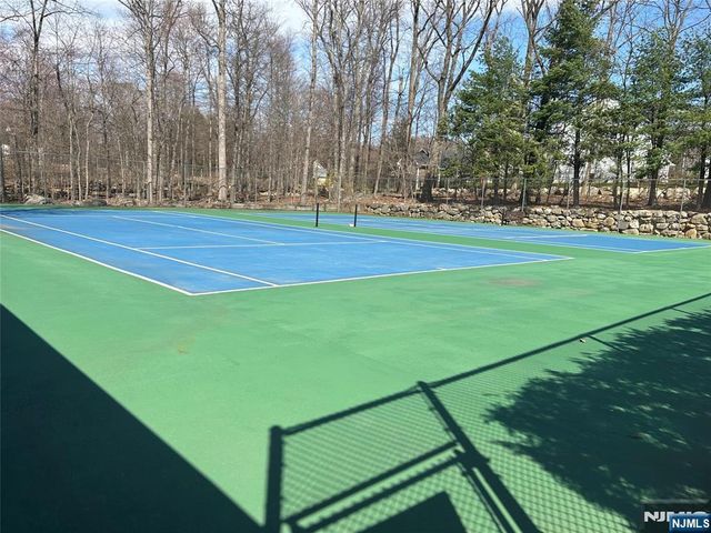 3907 Melville Court, Mahwah, NJ 07430